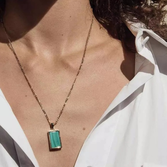 18GP Malachite Necklace - Picture 2 of 4